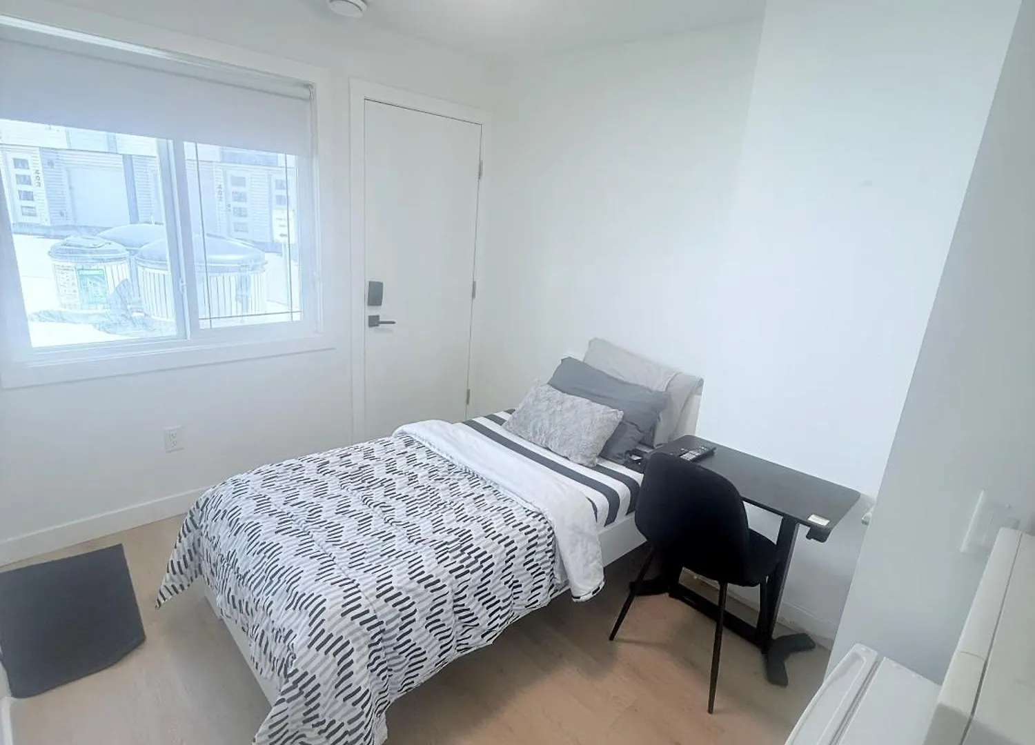 Cozy Private Room Near Calgary Airport With Parking Канада